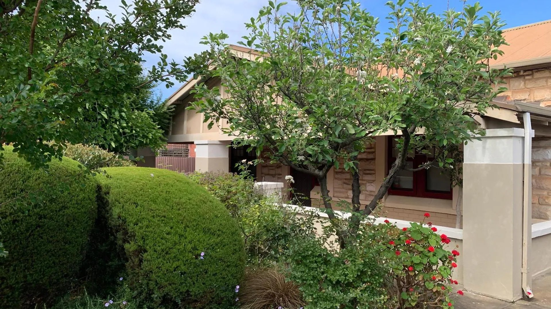 Botanic Bliss Bungalow Adelaide